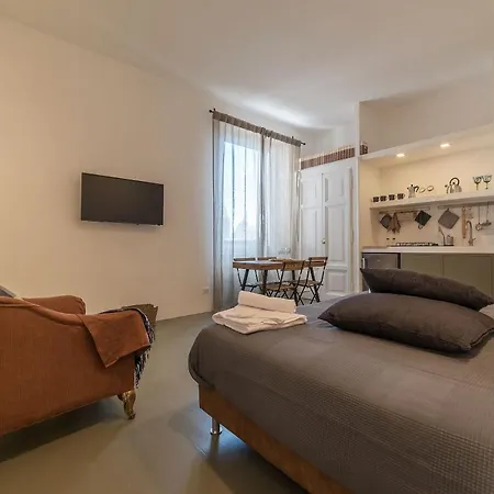 Apartment Iflat Esquilino Industrial Studio N.1 *